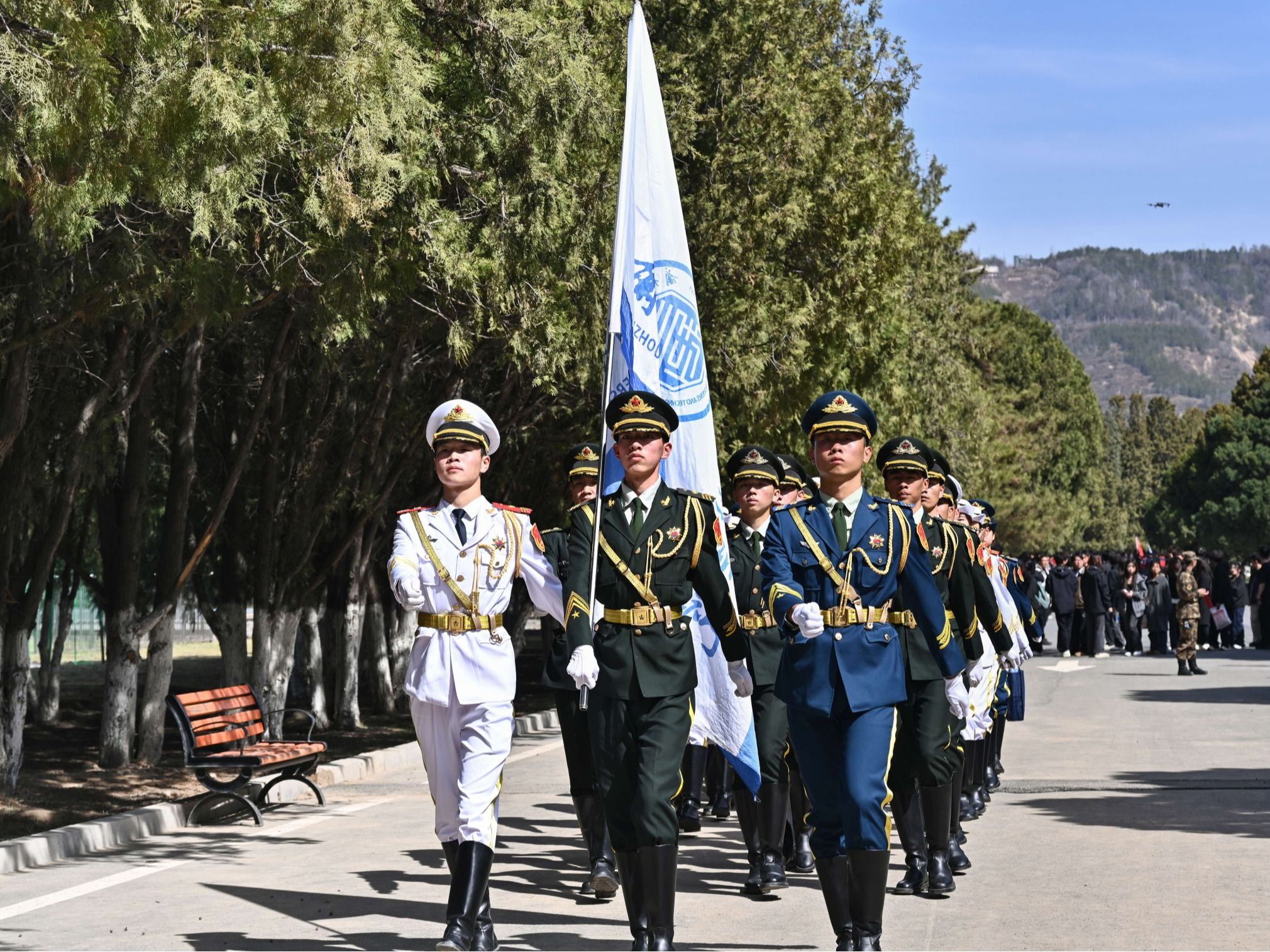 追寻红色足迹，缅怀英烈砺志——beat365在线唯一官网开展2026年甘肃省“清明祭英烈，重走长征路...