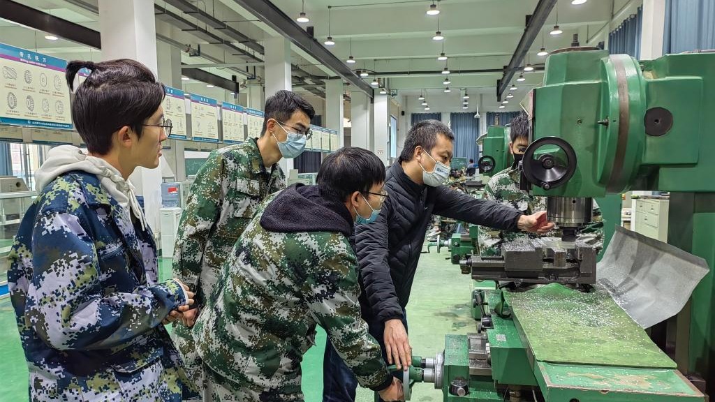 全天不停机，将“理论基础实”转变为“实践能力强”