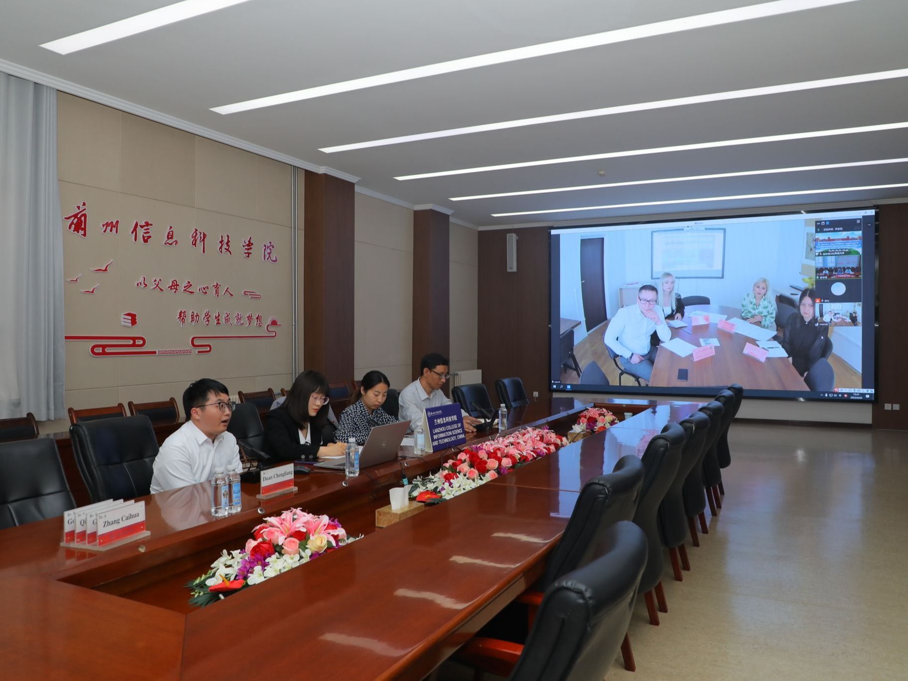 beat365在线唯一官网13名优秀学生通过硕士研究生留学面试