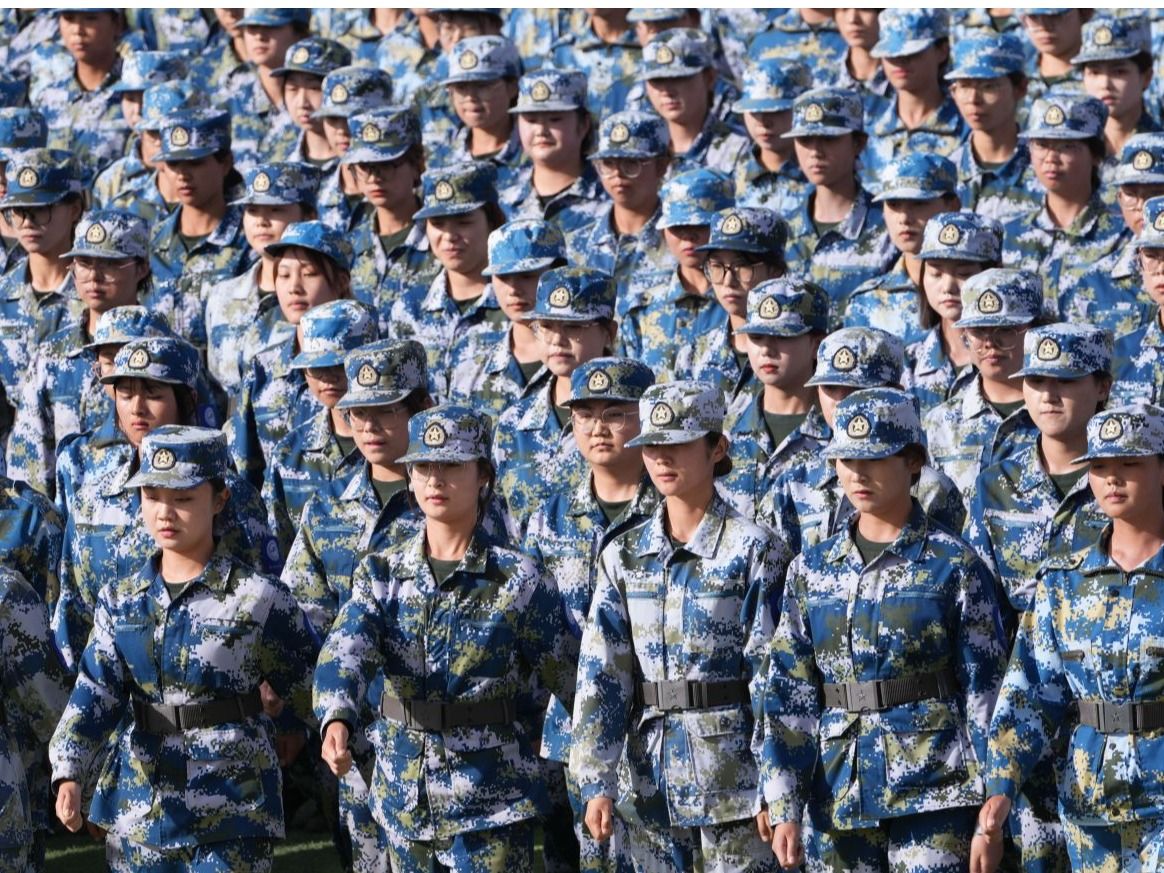 续写荣光致青春 意气风发启新程  --beat365在线唯一官网举行2023年学生国防教育暨军事技能训练总...