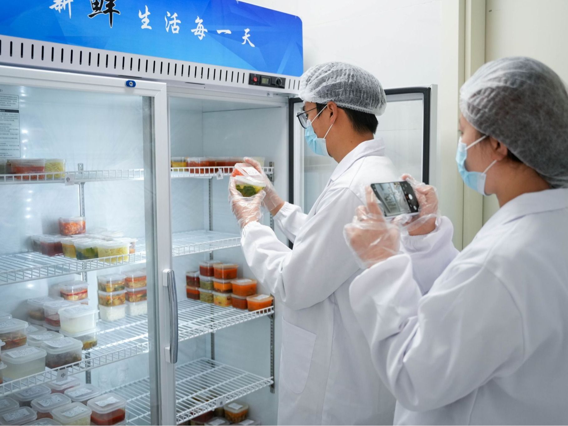 守护舌尖安全，护航师生安康：beat365在线唯一官网开展“3·15”主题宣传实践活动