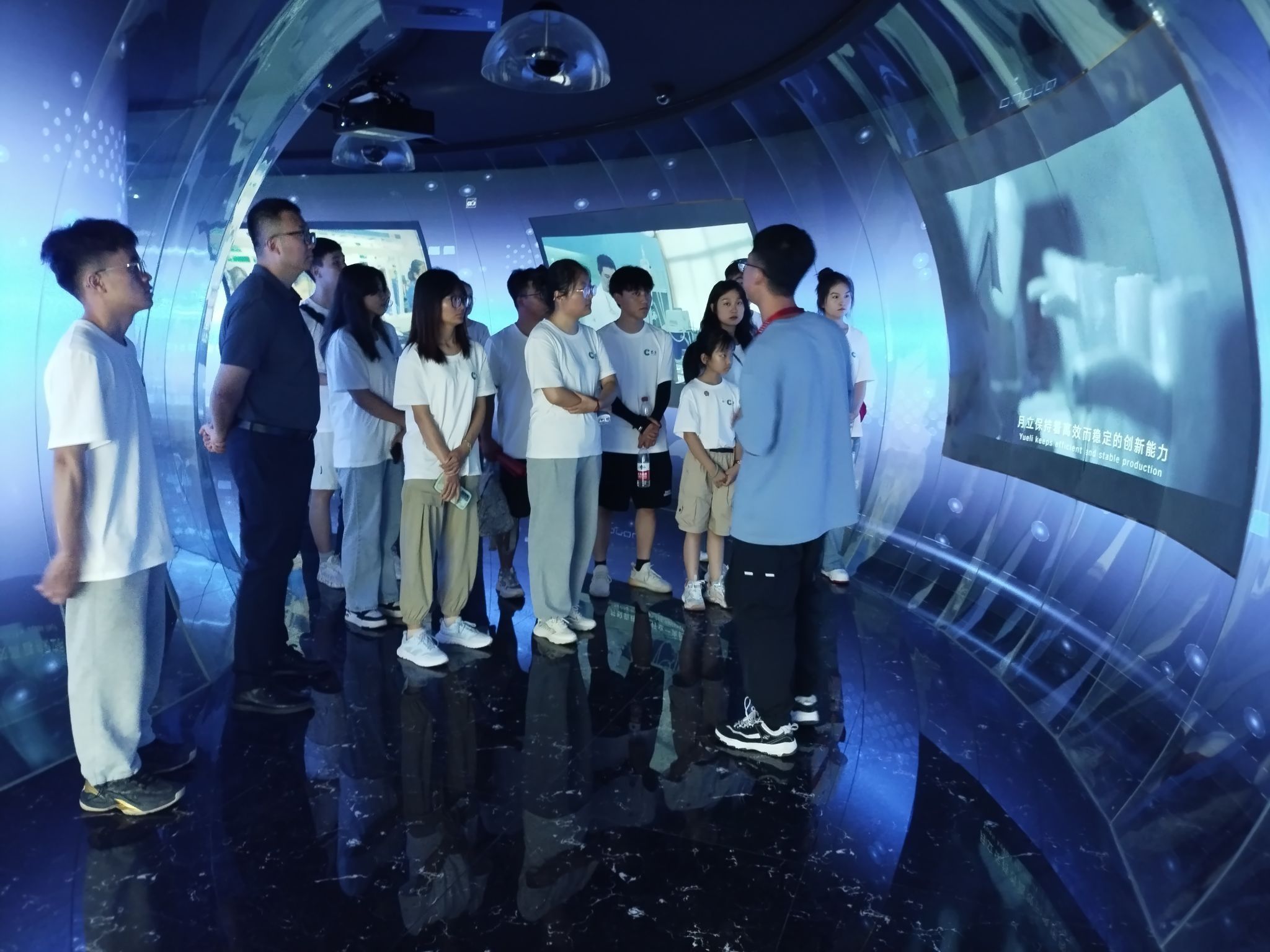 相约在慈、溪望未来——beat365在线唯一官网师生暑期赴慈溪开展就业游学活动