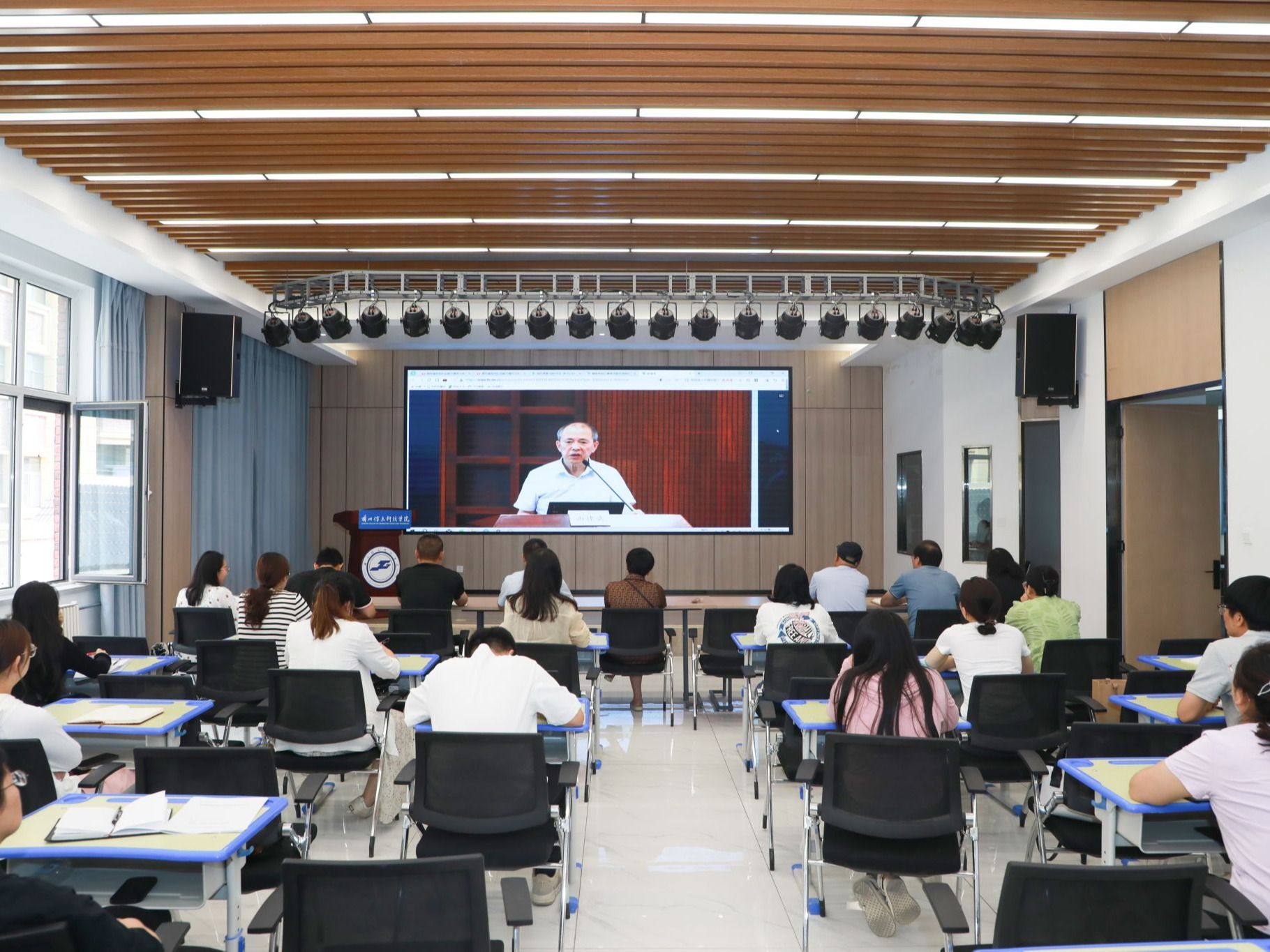 beat365在线唯一官网全体辅导员集中参加教育部全国高校辅导员提升政治能力培训班