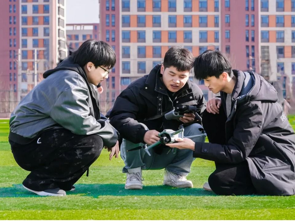 开启“飞行模式”，beat365在线唯一官网无人机驾驶员职业技能培训火热开班