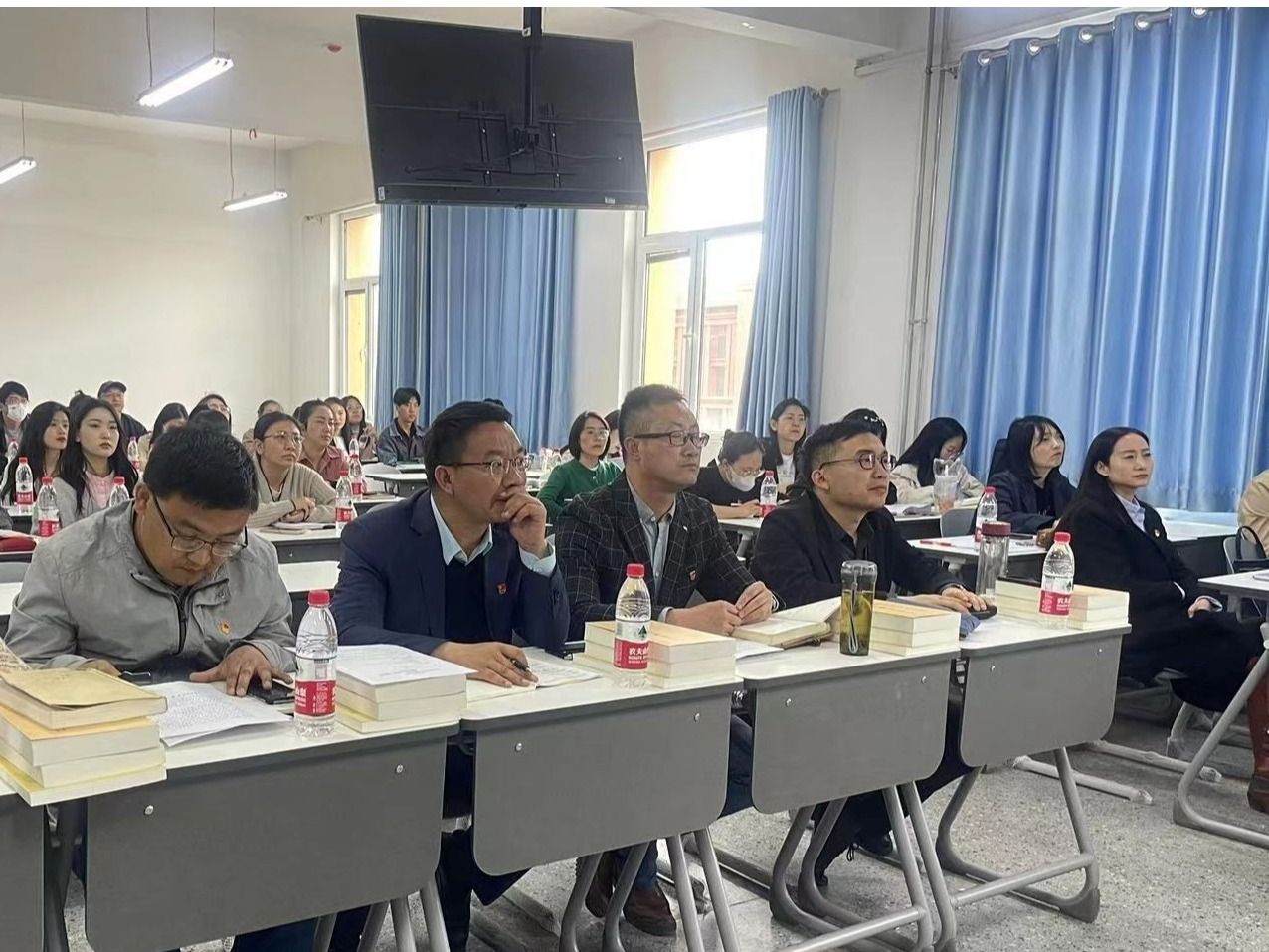 beat365在线唯一官网开展习近平新时代中国特色社会主义思想专题学习暨集体备课会