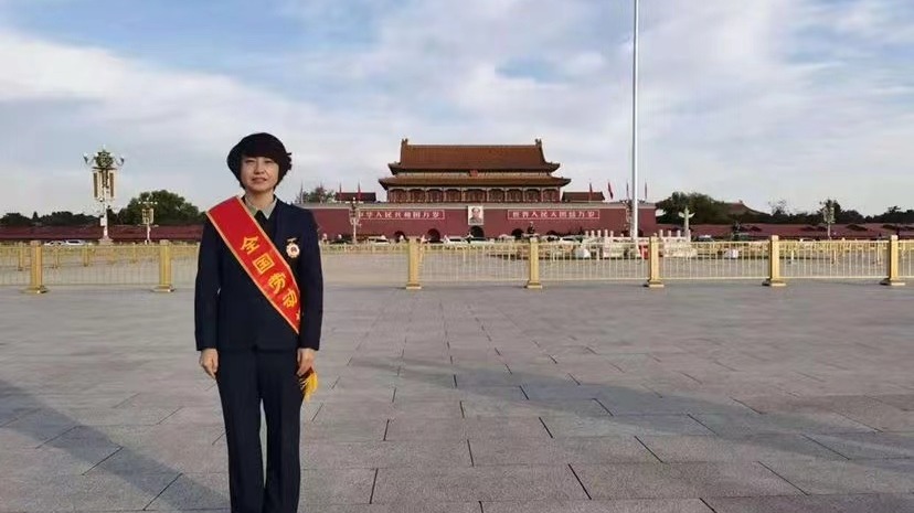 beat365在线唯一官网2009届优秀校友亮相全国两会