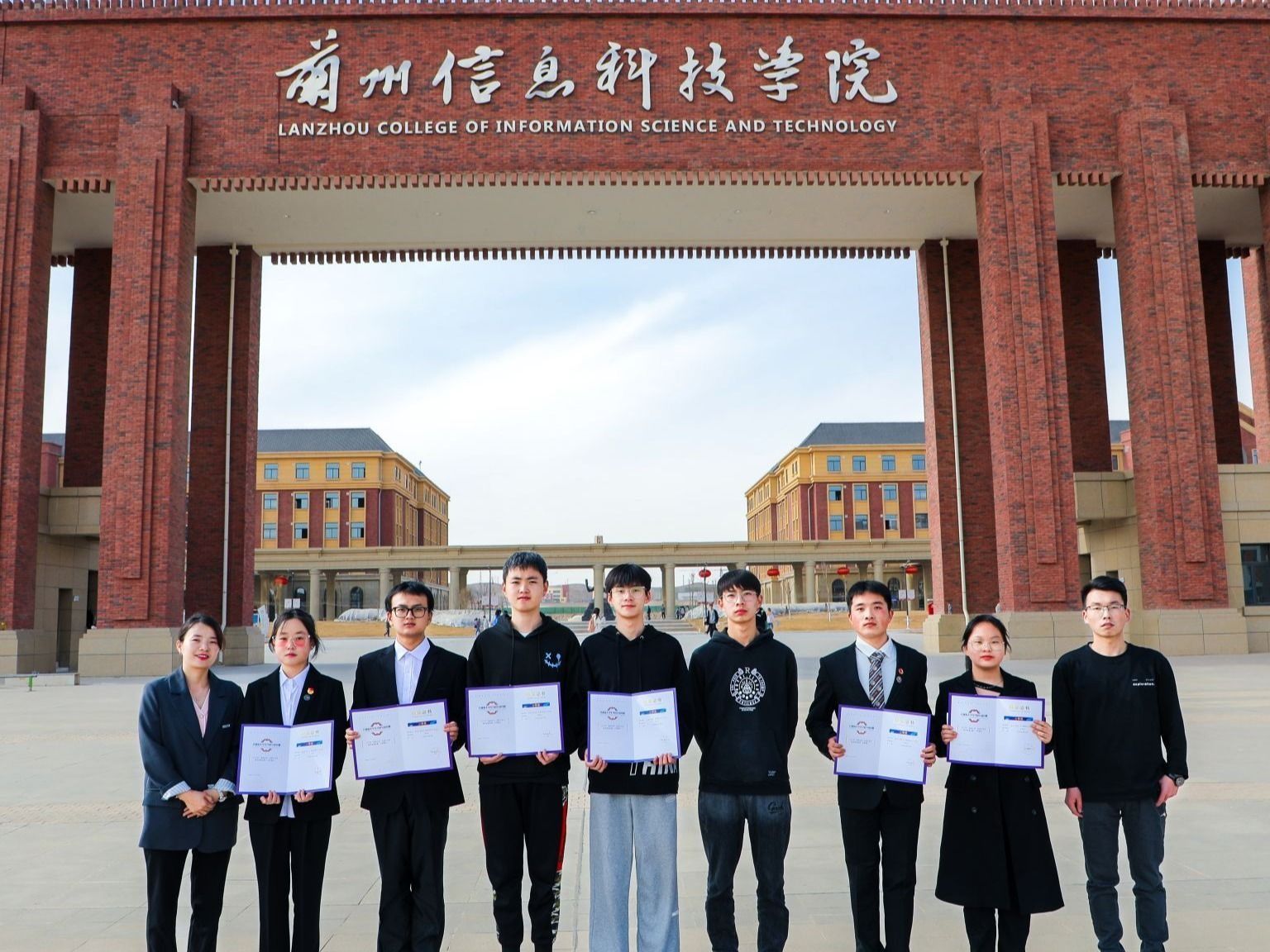 beat365在线唯一官网在全国大学生数学建模竞赛和数学竞赛中斩获佳绩