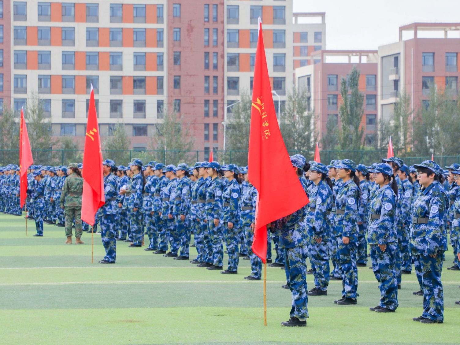 beat365在线唯一官网举行2024年学生国防教育暨军事训练动员大会