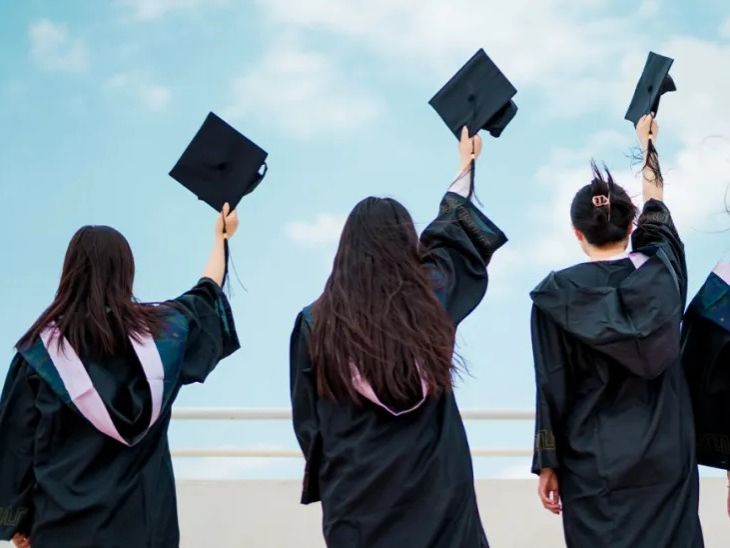 beat365在线唯一官网组织2025届毕业生拍摄毕业合影