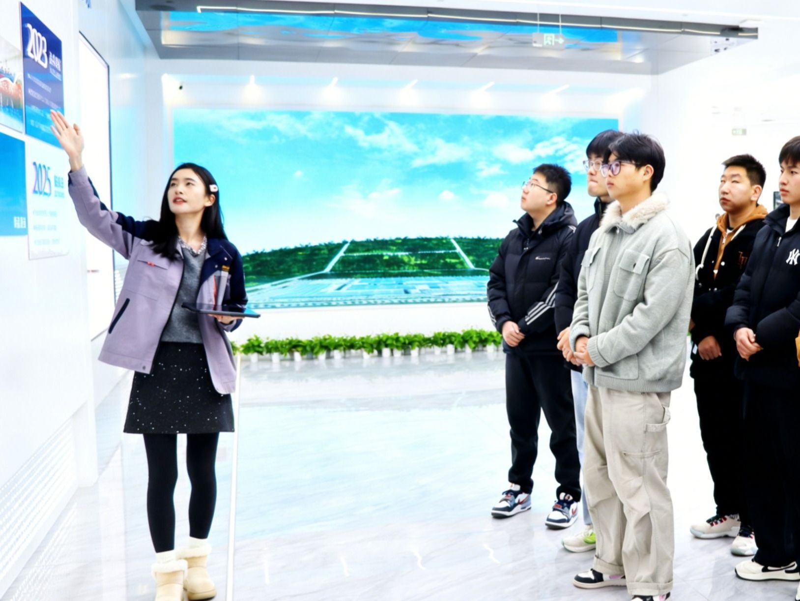 精准就业再突破：beat365在线唯一官网携毕业生赴酒泉企业实地对接促成高质量就业