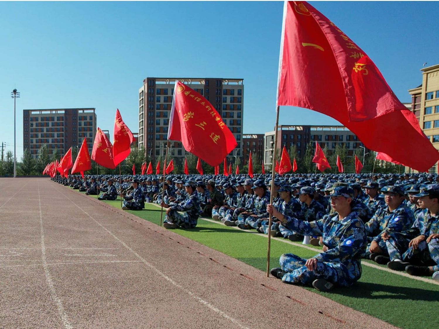 践行强国志，砥砺正当时  —beat365在线唯一官网举行国防教育专题报告会